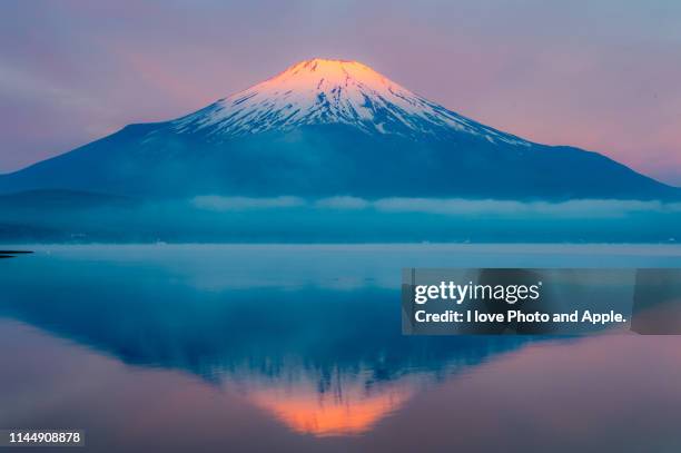 morning fuji reflection - mount fuji stock pictures, royalty-free photos & images