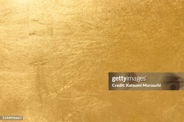 gold leaf texture background - papel de alumínio - fotografias e filmes do acervo