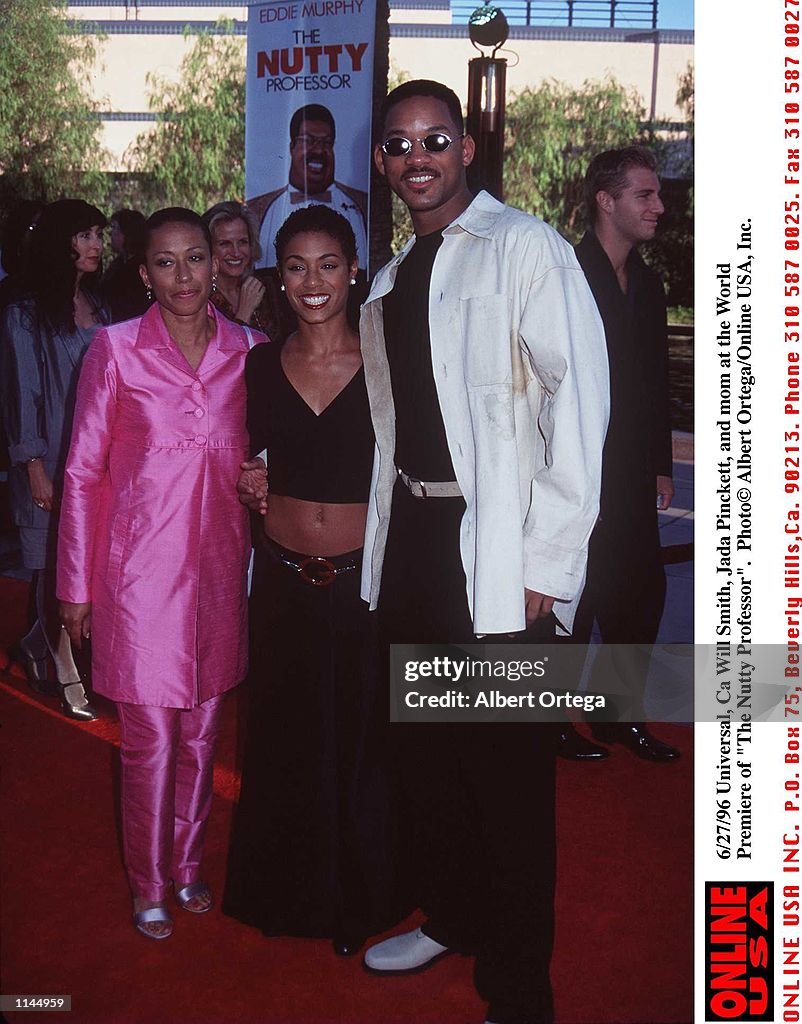 5/27/96 Universal City, Ca Will Smith, Jada Pinkett, and mom arrives at the World Premiere of his ne