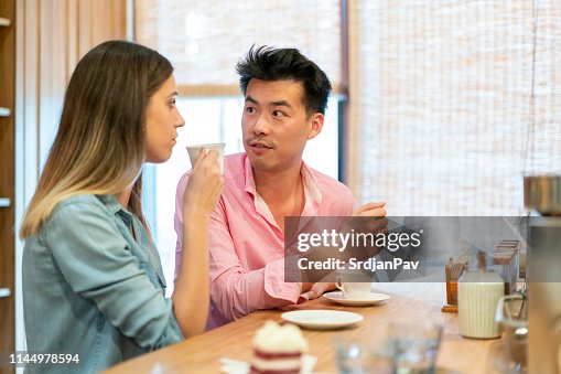 Telling Her Chinese Stories With Coffee Telling Her Chinese Stories With Coffee