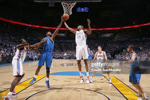 Oklahoma City Thunder small forward Kevin Durant goes to the basket during a play against the Dallas Mavericks during Game Three of the Western...