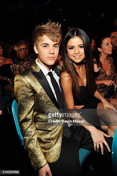 Singers Justin Bieber and Selena Gomez pose during the 2011 Billboard Music Awards at the MGM Grand Garden Arena May 22, 2011 in Las Vegas, Nevada.