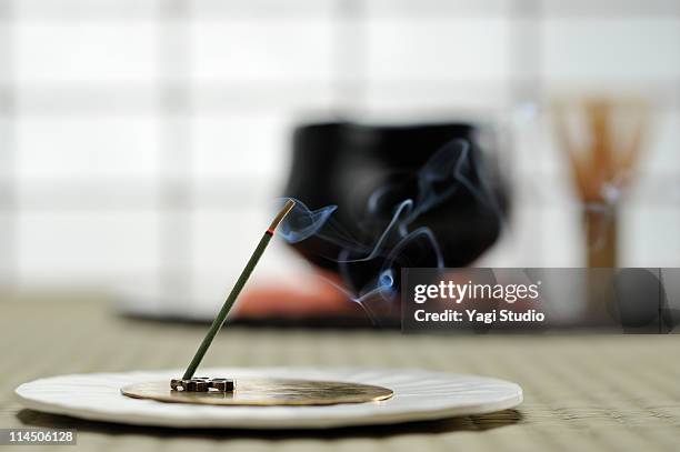 stockillustraties, clipart, cartoons en iconen met japanese incense - wierook gefabriceerd object