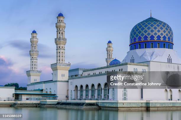 masjid bandaraya or city mosque of kota kinabalu, sabah, malaysia. - floating mosque bildbanksfoton och bilder