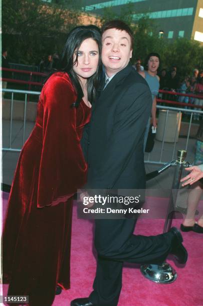 Los Angeles, CA Mike Myers and wife at the premiere of "The Spy Who Shagged Me." Photo David Keeler/Online USA, Inc.