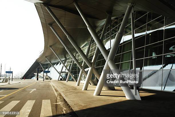 modern building - incheon international airport stock pictures, royalty-free photos & images