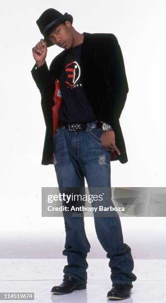 Actor and singer Nick Cannon poses for a portrait session in New York, ca. 2000.