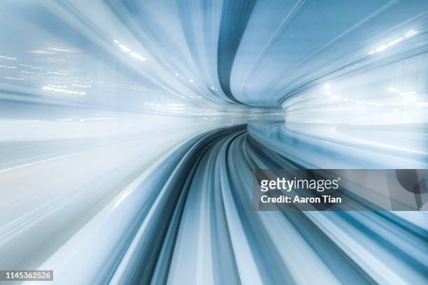acceleration - tunnel stockfoto's en -beelden
