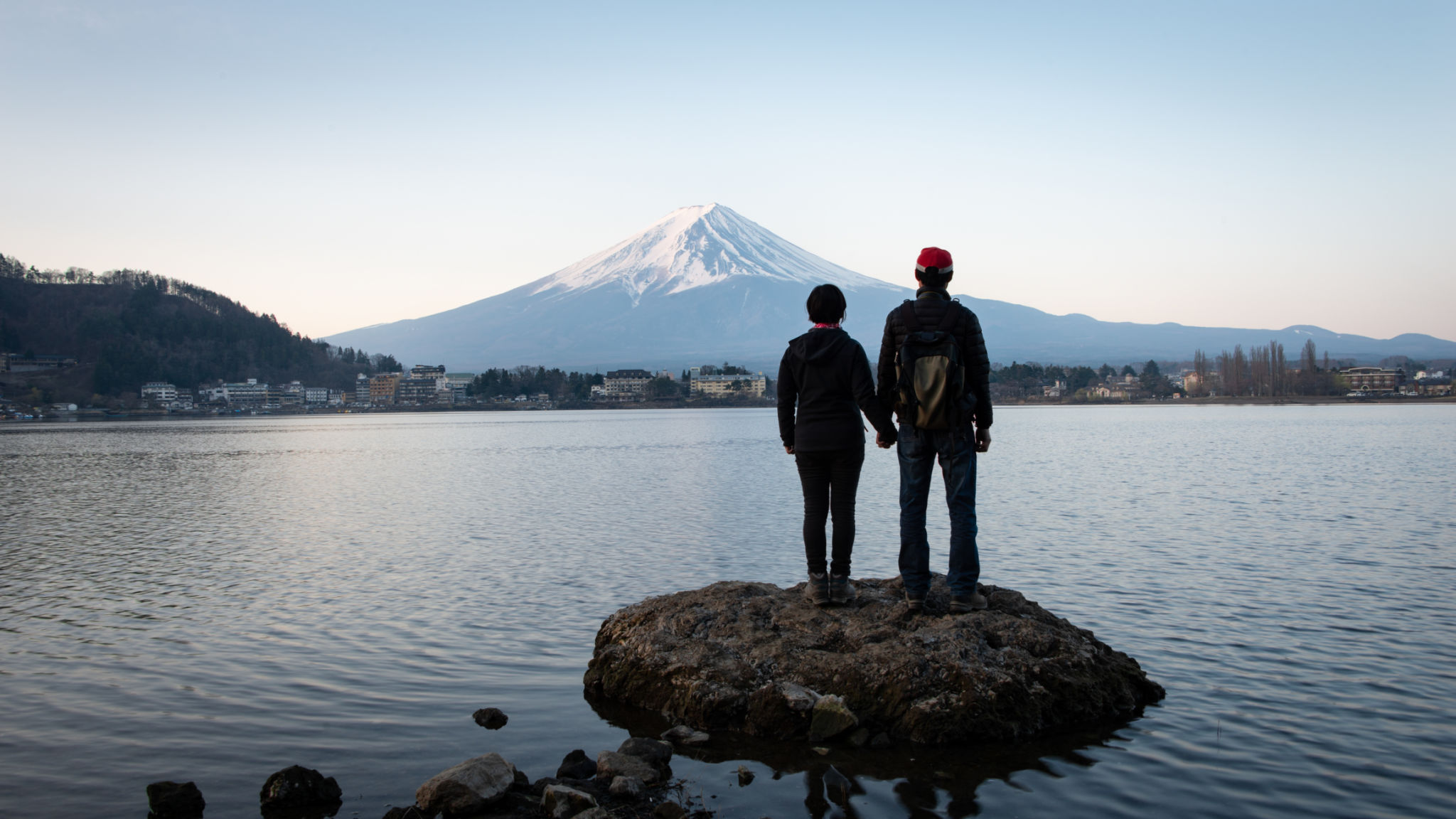mount fuji couple