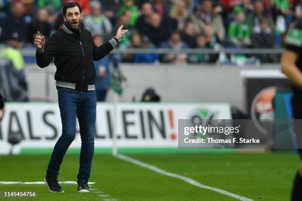 Head coach Sandro Schwarz of Mainz reacts during the Bundesliga match between Hannover 96 and 1. FSV Mainz 05 at HDI-Arena on April 27, 2019 in...