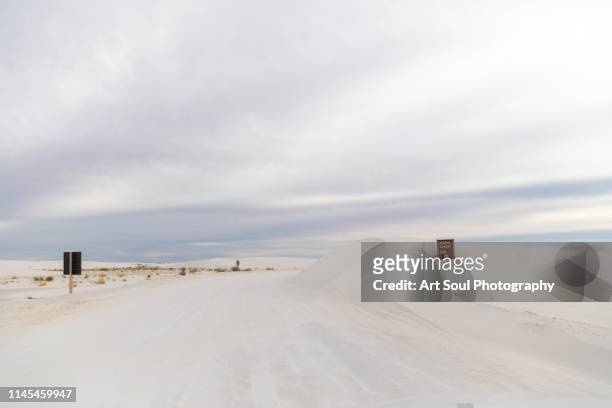 white sands national monument - las cruces new mexico stock-fotos und bilder