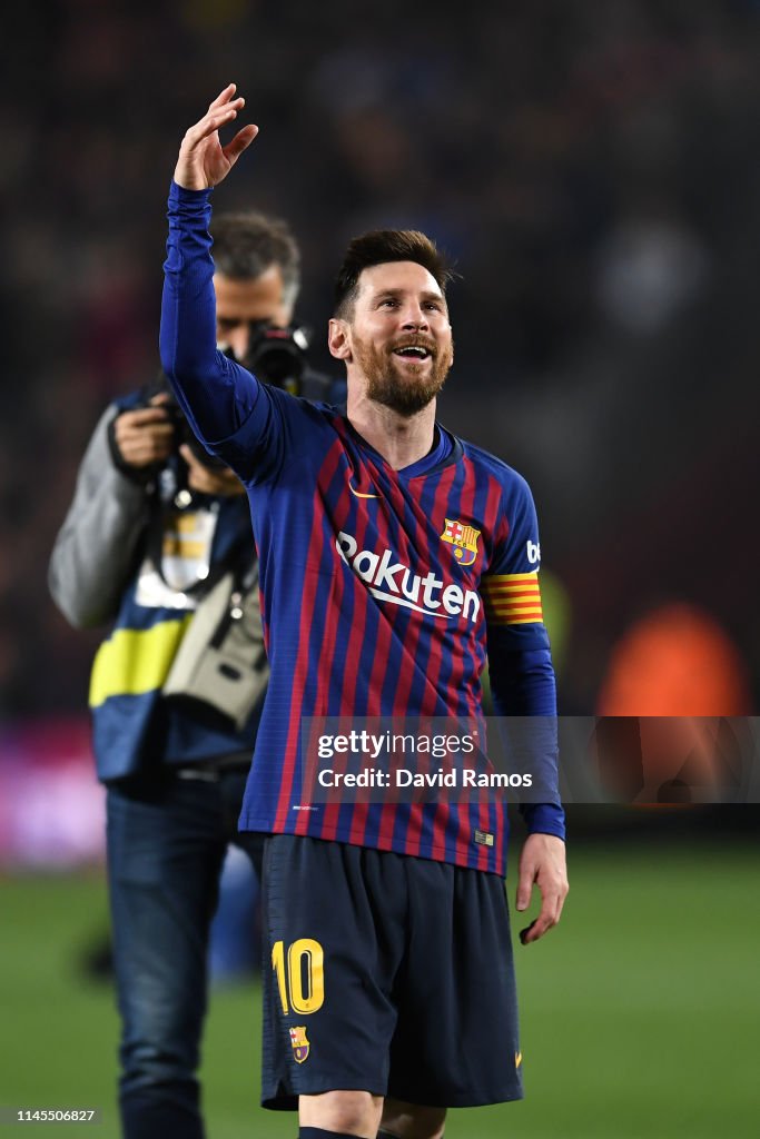 Lionel Messi of FC Barcelona celebrates as his team win La Liga... News