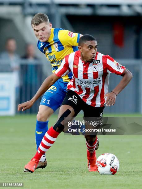 Philippe Rommens of TOP Oss, Deroy Duarte of Sparta Rotterdam during the Dutch Keuken Kampioen Divisie match between Sparta v TOP Oss at the Sparta...