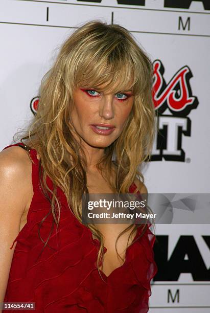 Daryl Hannah during "Kill Bill Vol. 1" Premiere - Arrivals at Grauman's Chinese Theatre in Hollywood, California, United States.