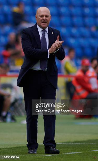 Pepe Mel, head coach of Las Palmas reacts during the La Liga123 match between Las Palmas and Lugo at Estadio de Gran Canaria on April 28, 2019 in Las...