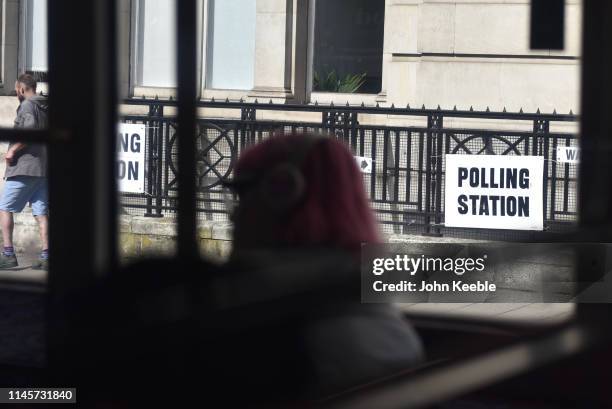 Bus Stop Poll 23 73 Bus London Stock Photos, High-Res Pictures, and Images - Getty Images