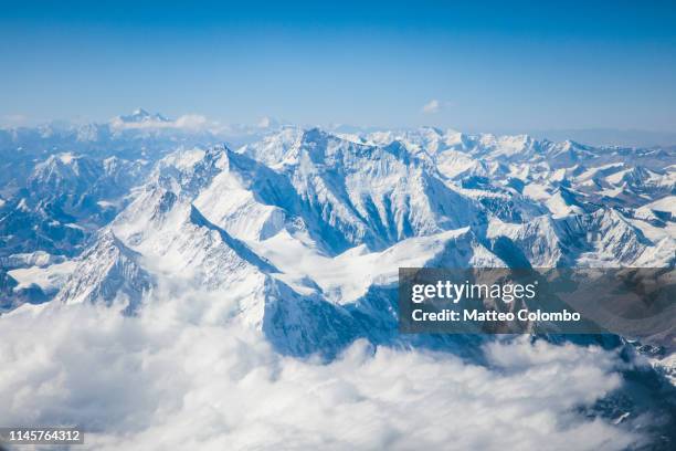 aerial view of mt. everest, himalaya range, nepal - himalayas climbers stock pictures, royalty-free photos & images