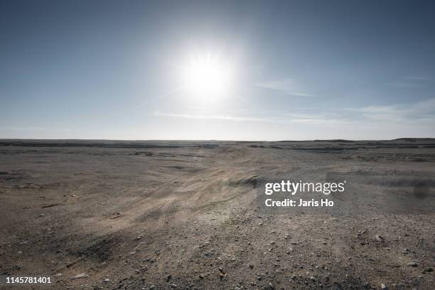 gobi desert - grounds ストックフォトと画像