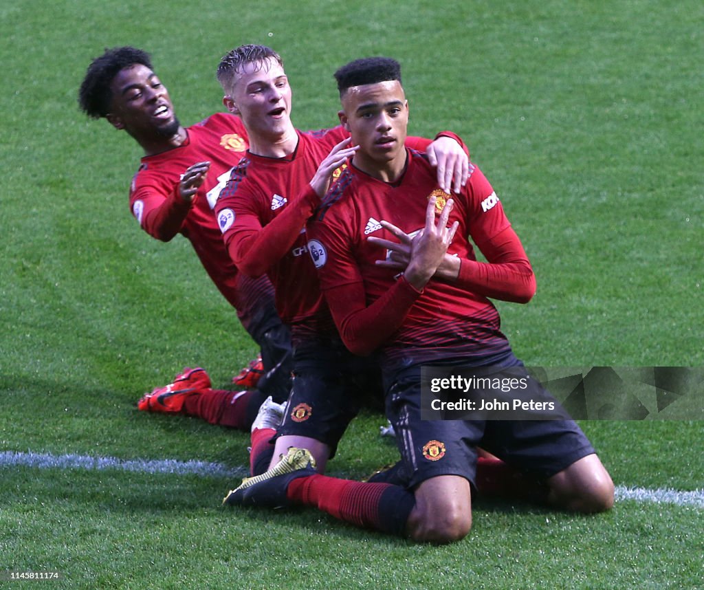 Manchester United v Wolverhampton Wanderers - PL2