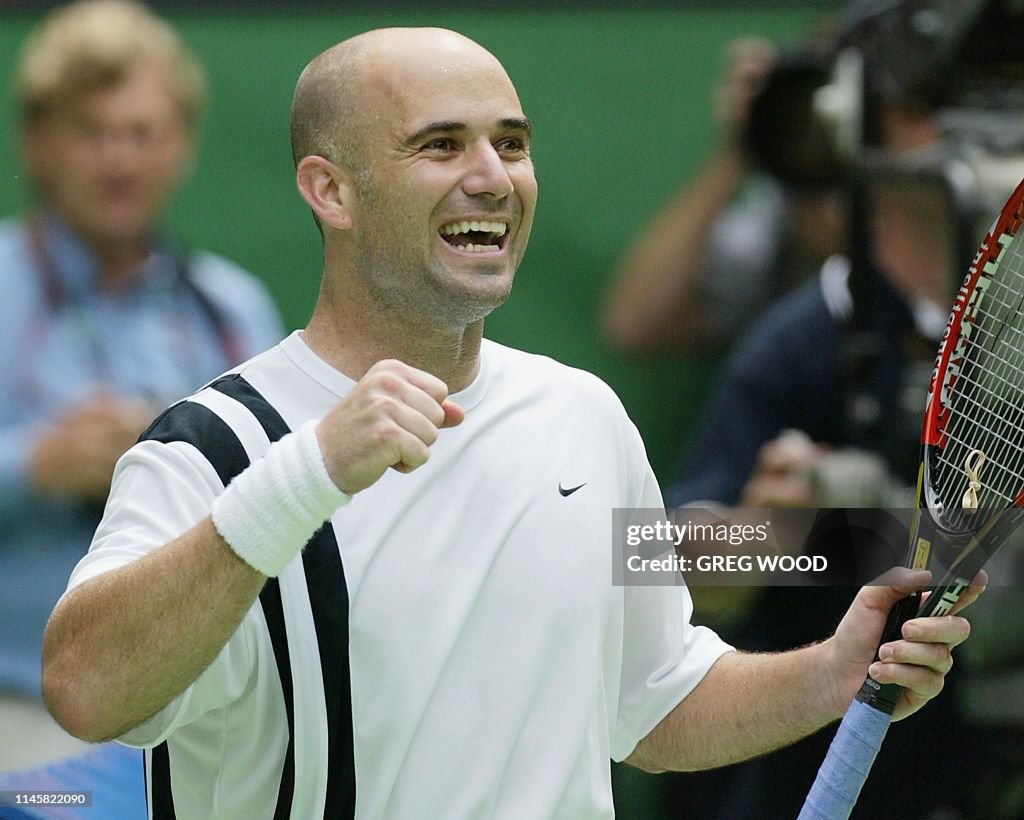 TENNIS-AUS-OPEN-FINAL-AGASSI-JUBO