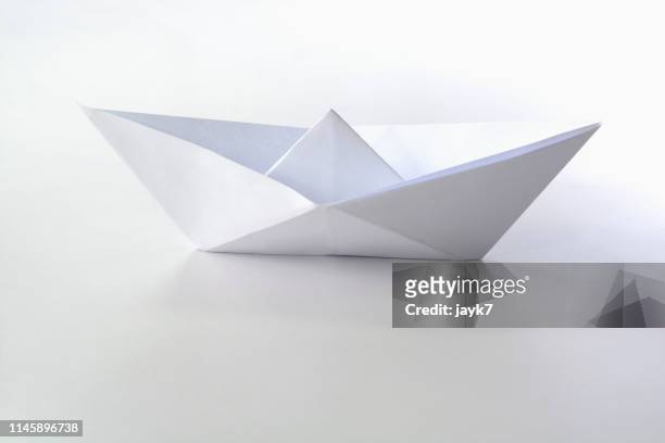 paperboat - paper boat stock-fotos und bilder