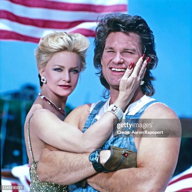 Actors Goldie Hawn and Kurt Russell pose for a portrait in October 1987 in Los Angeles, California.