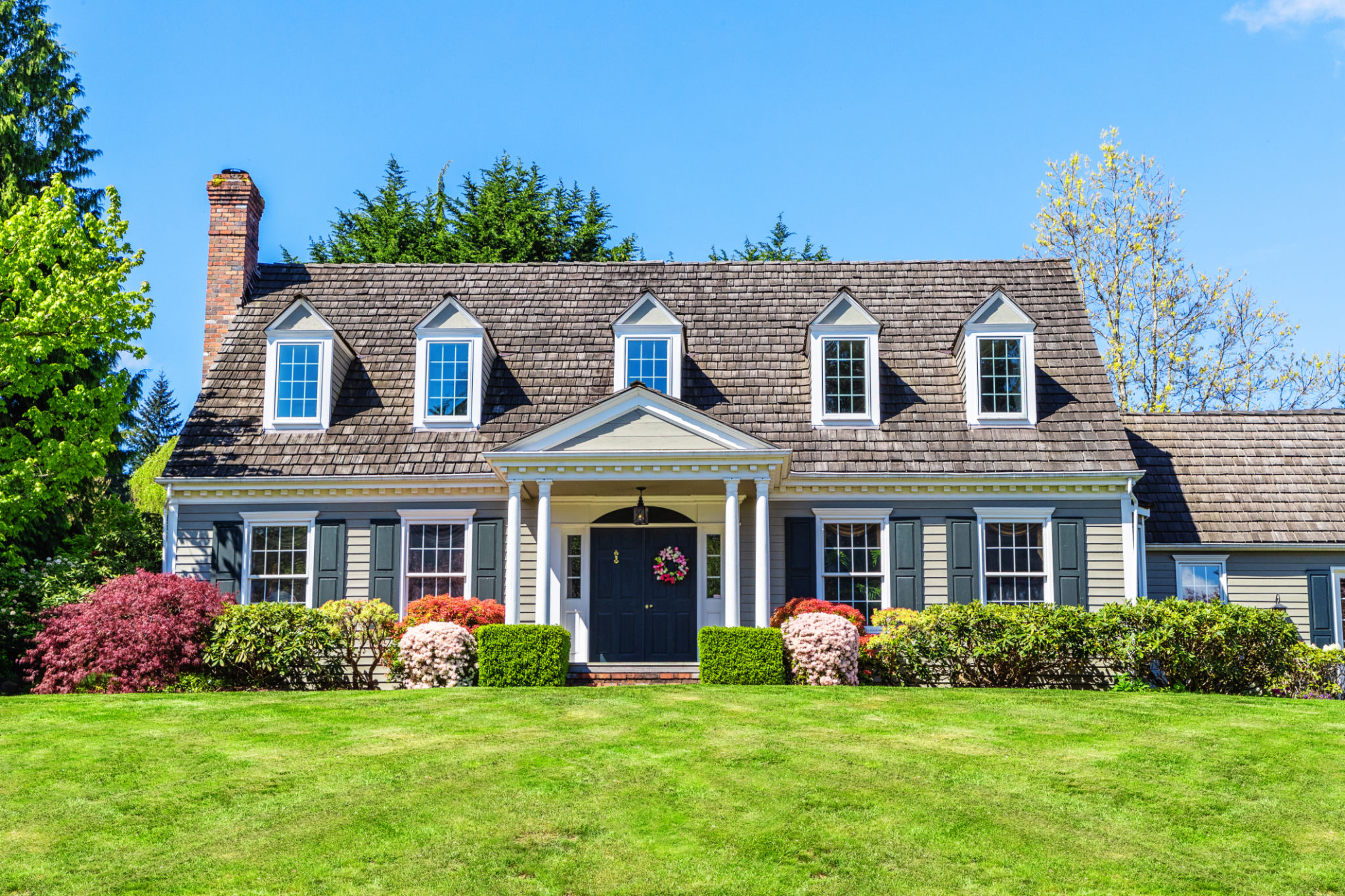 American Suburban Cottage Style Home Exterior American Suburban Cottage Style Home Exterior