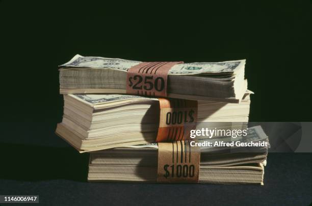 Stack of 250$ and 1000$ dollar bills, US, 1987.