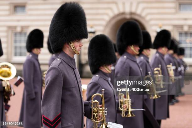 london - buckingham palace gates stock pictures, royalty-free photos & images