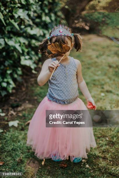 little princess with pink tutu - saia de bailarina imagens e fotografias de stock