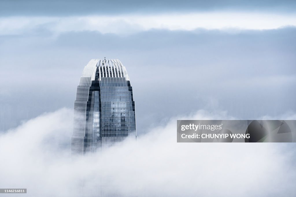 香港一片大霧的景色