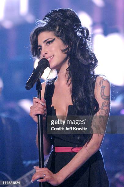 Amy Winehouse performs "Rehab" during 2007 MTV Movie Awards - Show at Gibson Amphitheater in Los Angeles, California, United States.