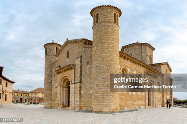 romanesque church fromista. stop on the way to santiago. palencia. spain - romanesque stock pictures, royalty-free photos & images