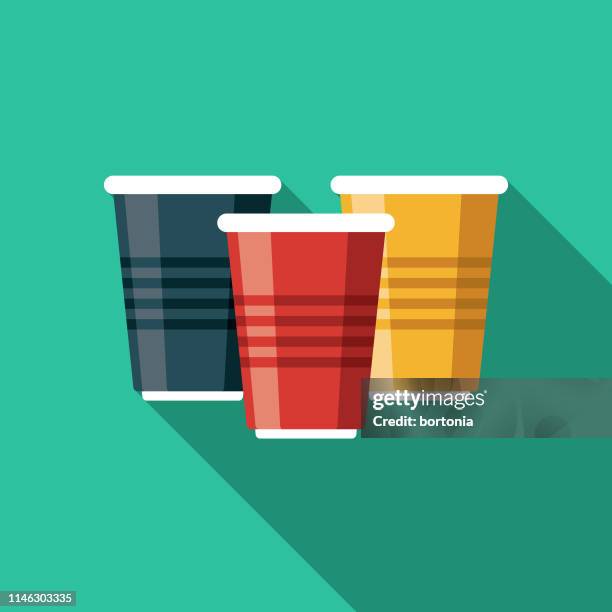ilustraciones, imágenes clip art, dibujos animados e iconos de stock de cups de cerveza desechable icono de diseño plano - paper cup
