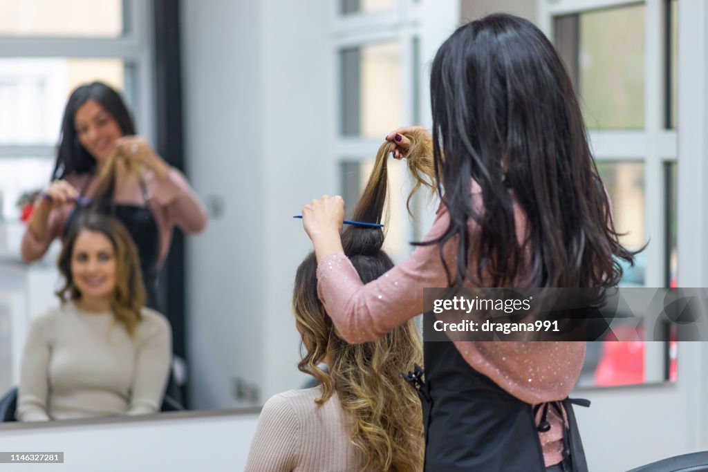 Women's haircut.