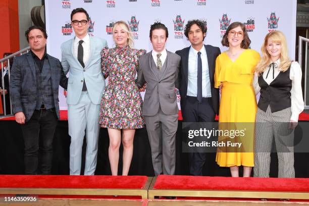 Johnny Galecki, Jim Parsons, Kaley Cuoco, Simon Helberg, Kunal Nayyar, Mayim Bialik and Melissa Rauch from the cast of "The Big Bang Theory" attend...