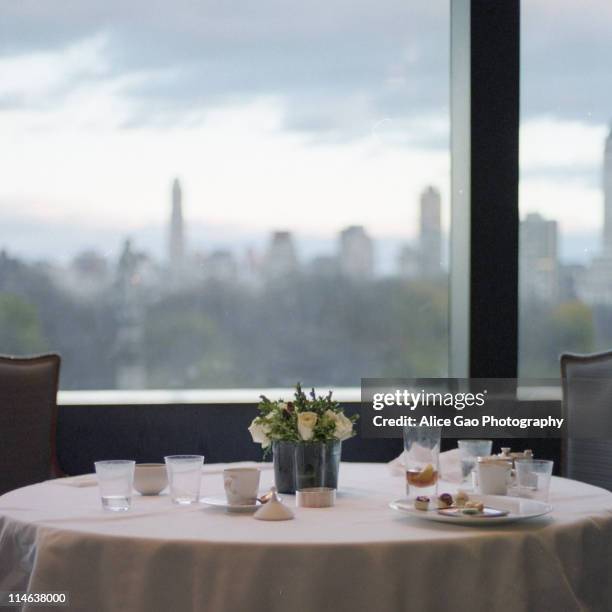 leftover dining table in fancy restaurant - new york restaurant stock pictures, royalty-free photos & images