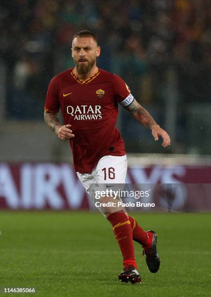 Daniele De Rossi of AS Roma looks on during his last match of the Serie A between AS Roma and Parma Calcio at Stadio Olimpico on May 26, 2019 in...