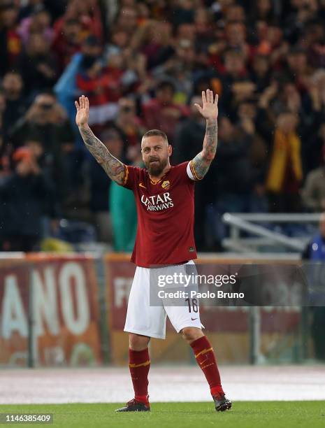 Daniele De Rossi of AS Roma greets the fans during his last match of the Serie A between AS Roma and Parma Calcio at Stadio Olimpico on May 26, 2019...