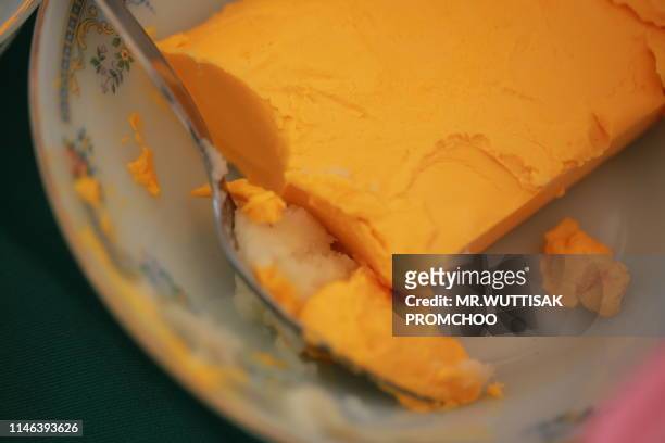 cheddar cheese - colby fotografías e imágenes de stock