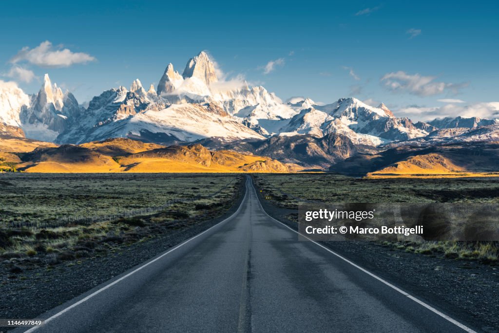 Road to El Chalten and Mt Fitz Roy, Patagonia, Argentina