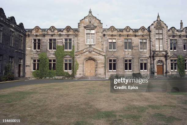 General view of St Andrews University and quadrangle, Fife, Scotland August 1984. St Andrews is Scotland's first university and the third oldest in...