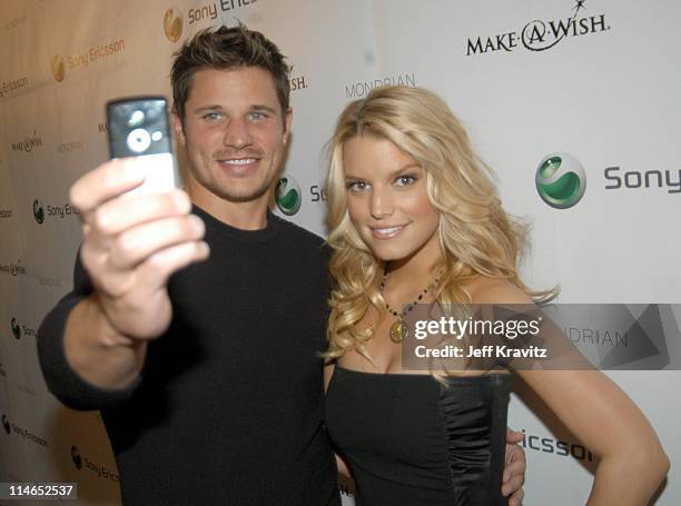 Nick Lachey and Jessica Simpson during Jessica Simpson and Nick Lachey Host Sony Ericsson T610/T616 Shoot for the Stars Charity Auction for the...