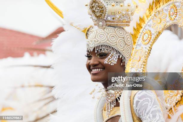 carnival of aruba - day parade stock pictures, royalty-free photos & images