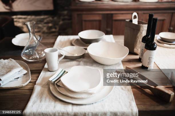 table setting - dish ストックフォトと画像