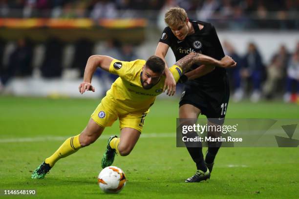 Olivier Giroud of Chelsea battles with Martin Hinteregger of Eintracht Frankfurt during the UEFA Europa League Semi Final First Leg match between...