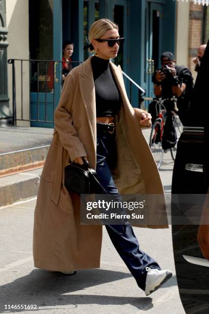 Hailey Bieber comes out of a hairsalon in Soho on May 02, 2019 in New York City.