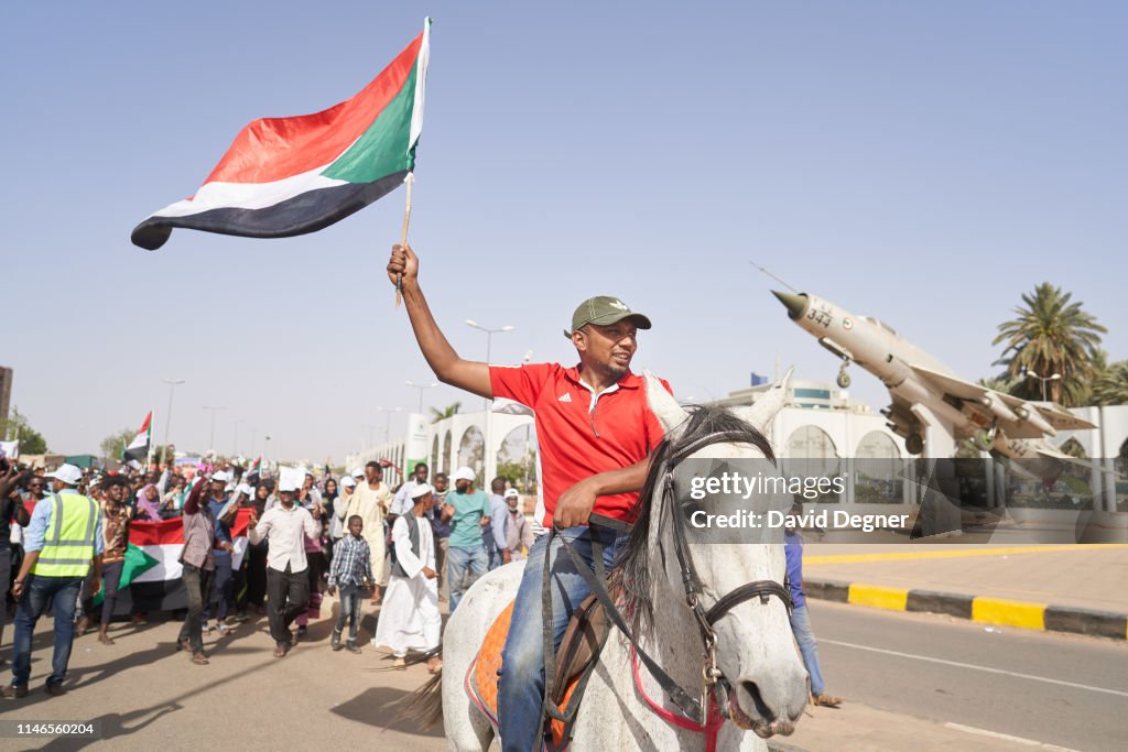 Khartoum Protests Continue As Military Delays Ceding Power