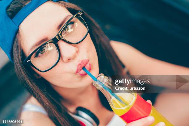 let's get vernieuwd - fizzy drink stockfoto's en -beelden