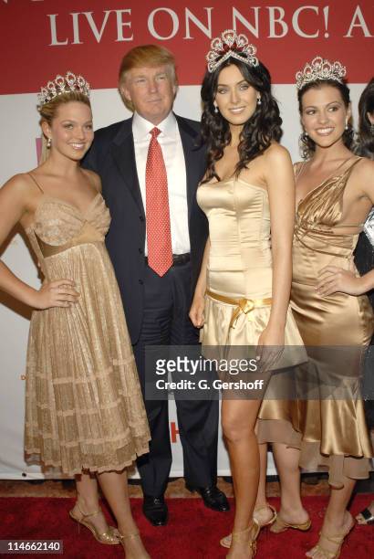 Donald Trump with Allie LaForce, Miss Teen USA 2005, Natalie Glebova, Miss Universe 2005 and Chelsea Cooley, Miss USA 2005